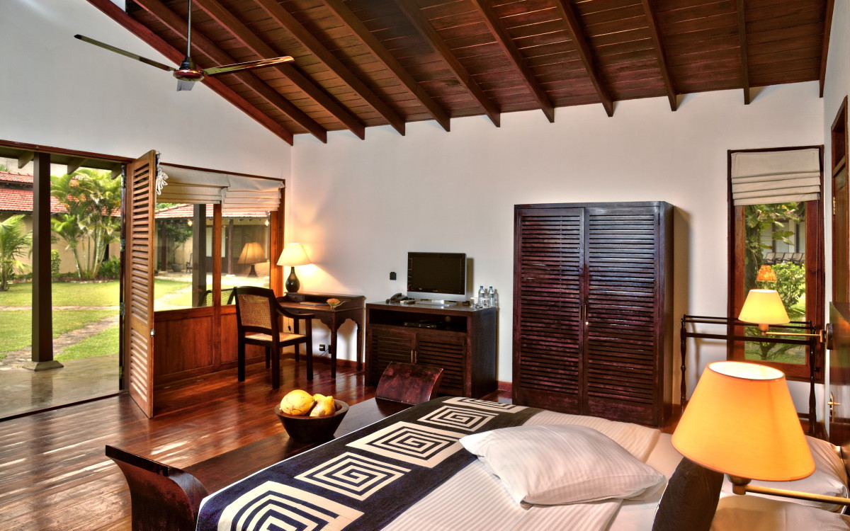 Garden-Villa-BedroomTV